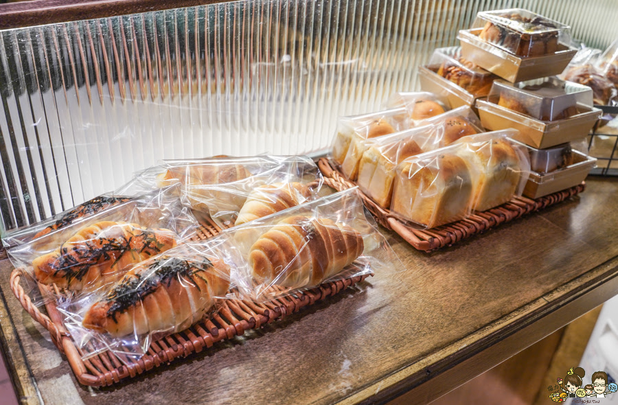 美食六樓A座 早午餐 下午茶 苓雅美食 麵包 吐司 小店 文青 手作 豬排三明治 沙拉 三明治 鮮奶吐司