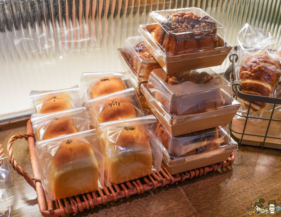 美食六樓A座 早午餐 下午茶 苓雅美食 麵包 吐司 小店 文青 手作 豬排三明治 沙拉 三明治 鮮奶吐司