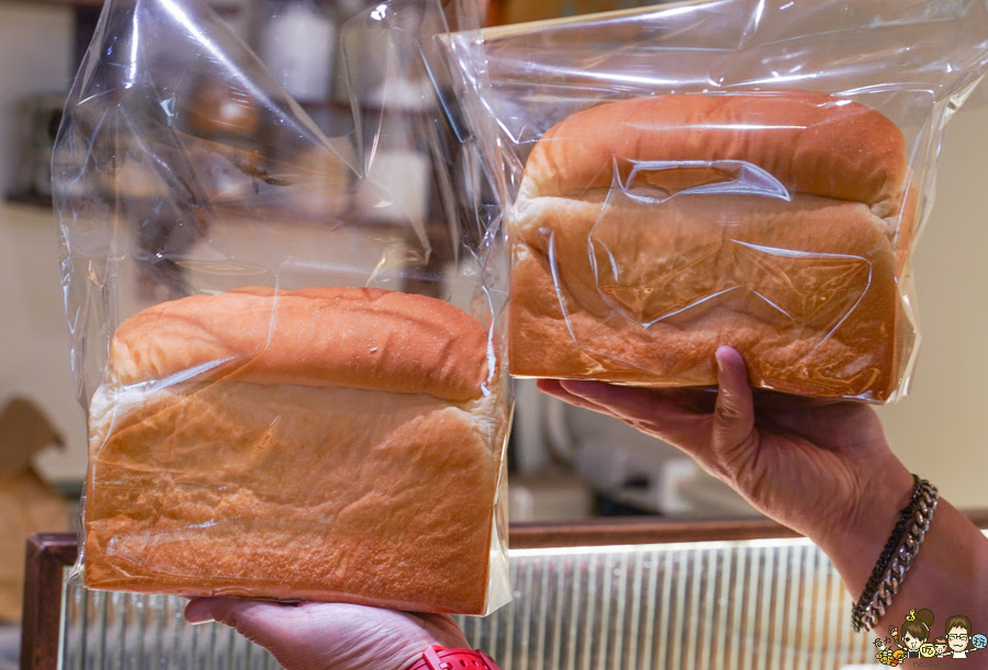 美食六樓A座 早午餐 下午茶 苓雅美食 麵包 吐司 小店 文青 手作 豬排三明治 沙拉 三明治 鮮奶吐司