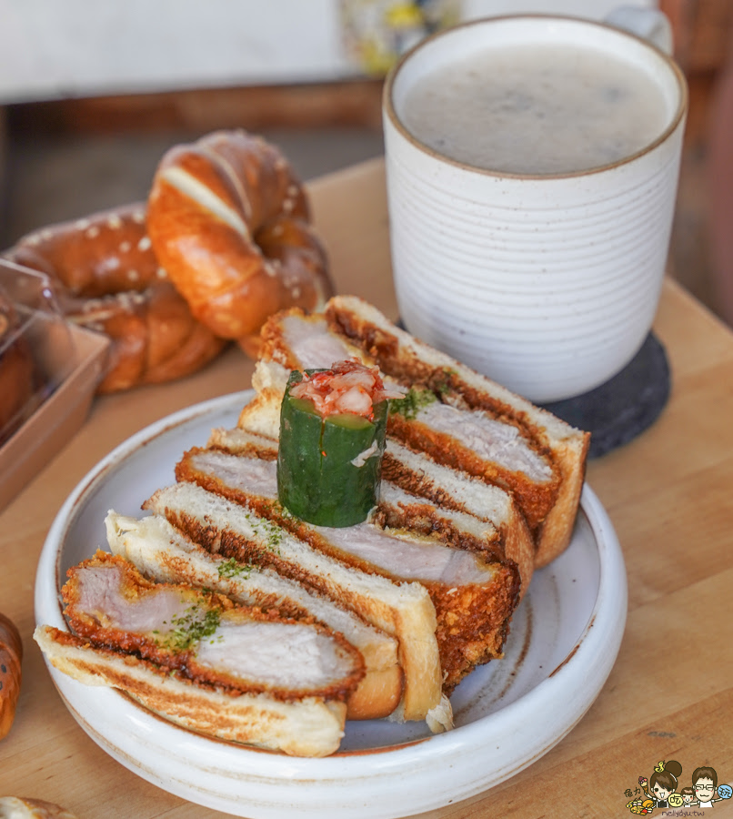 美食六樓A座 早午餐 下午茶 苓雅美食 麵包 吐司 小店 文青 手作 豬排三明治 沙拉 三明治 鮮奶吐司