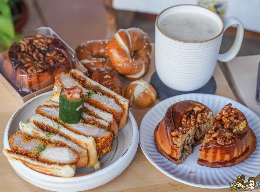 美食六樓A座 早午餐 下午茶 苓雅美食 麵包 吐司 小店 文青 手作 豬排三明治 沙拉 三明治 鮮奶吐司