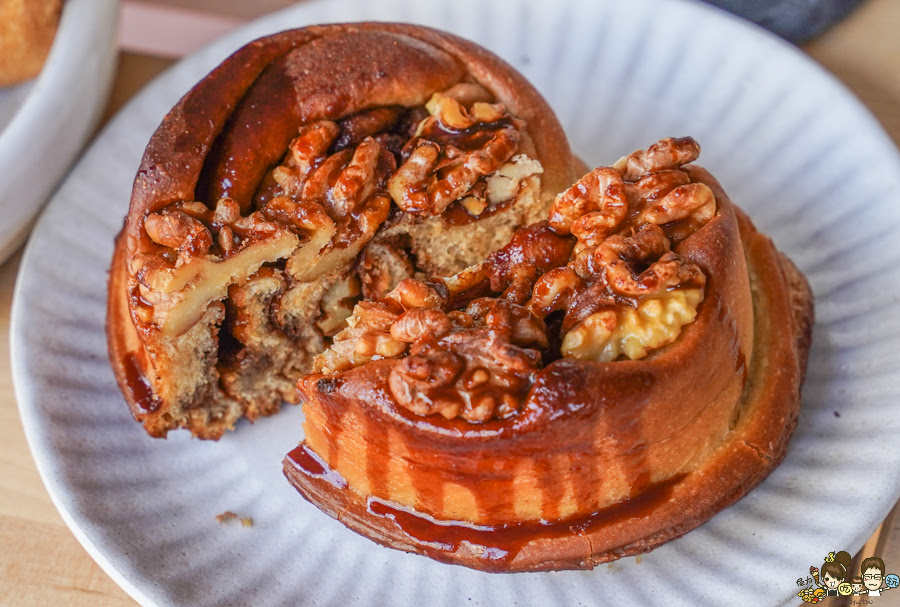 美食六樓A座 早午餐 下午茶 苓雅美食 麵包 吐司 小店 文青 手作 豬排三明治 沙拉 三明治 鮮奶吐司