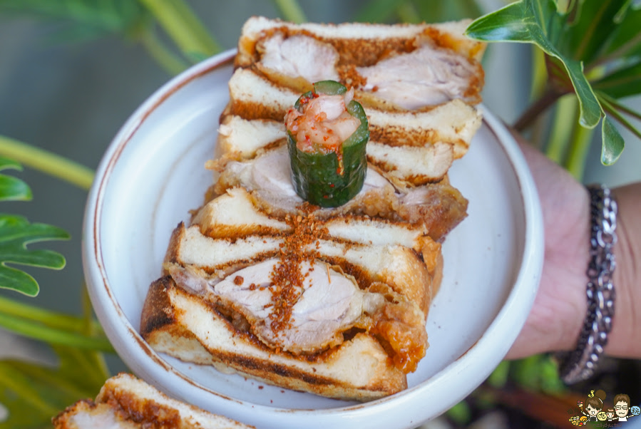 美食六樓A座 早午餐 下午茶 苓雅美食 麵包 吐司 小店 文青 手作 豬排三明治 沙拉 三明治 鮮奶吐司