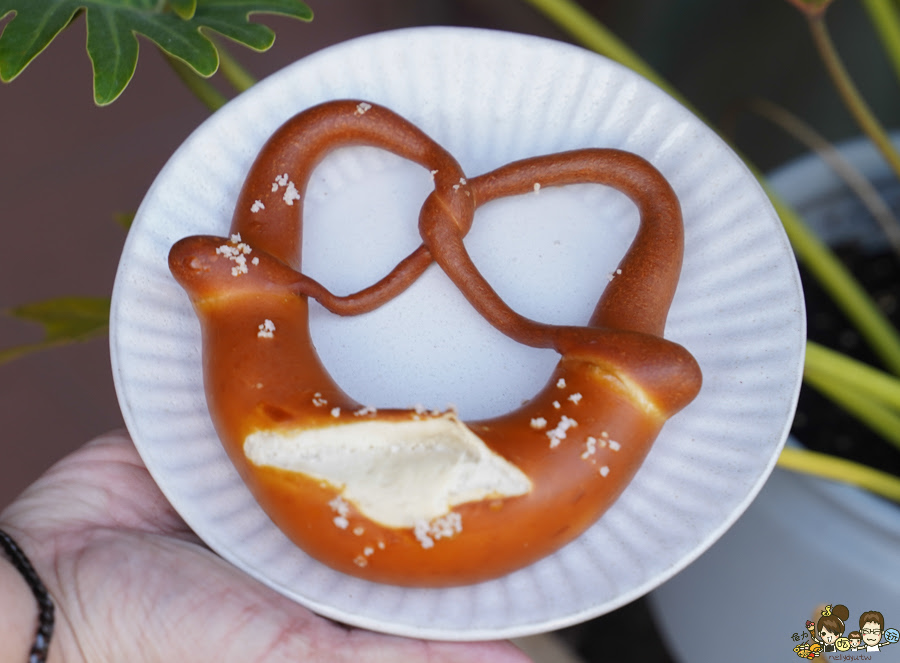 美食六樓A座 早午餐 下午茶 苓雅美食 麵包 吐司 小店 文青 手作 豬排三明治 沙拉 三明治 鮮奶吐司