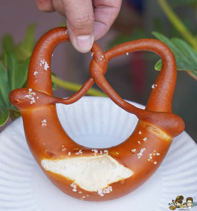 美食六樓A座 早午餐 下午茶 苓雅美食 麵包 吐司 小店 文青 手作 豬排三明治 沙拉 三明治 鮮奶吐司