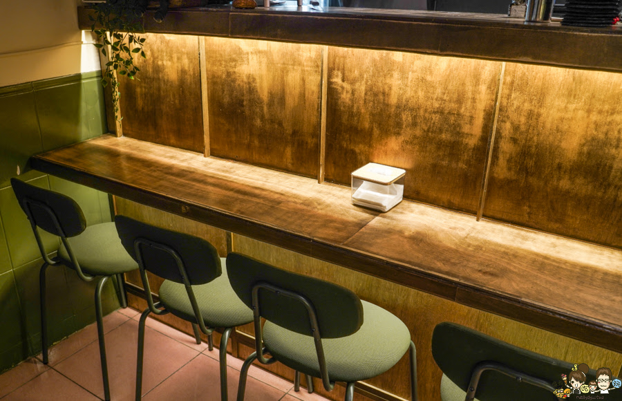 美食六樓A座 早午餐 下午茶 苓雅美食 麵包 吐司 小店 文青 手作 豬排三明治 沙拉 三明治 鮮奶吐司