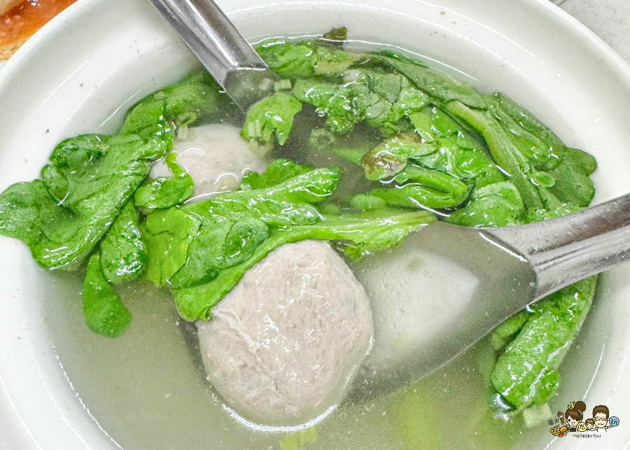 老鹽埕 鹽埕美食 必吃 阿財雞絲麵 雞絲麵 黑白切 豬舌 內臟 麵食 巷弄 老店 