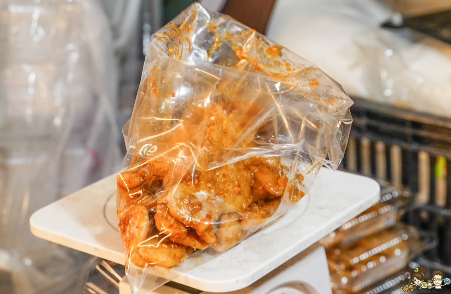 麻辣乾鍋 滷味 自由市場 排隊 團購 熱賣 搶手 方芳麻辣手工菜 乾鍋 川味 市場美食 自由市場