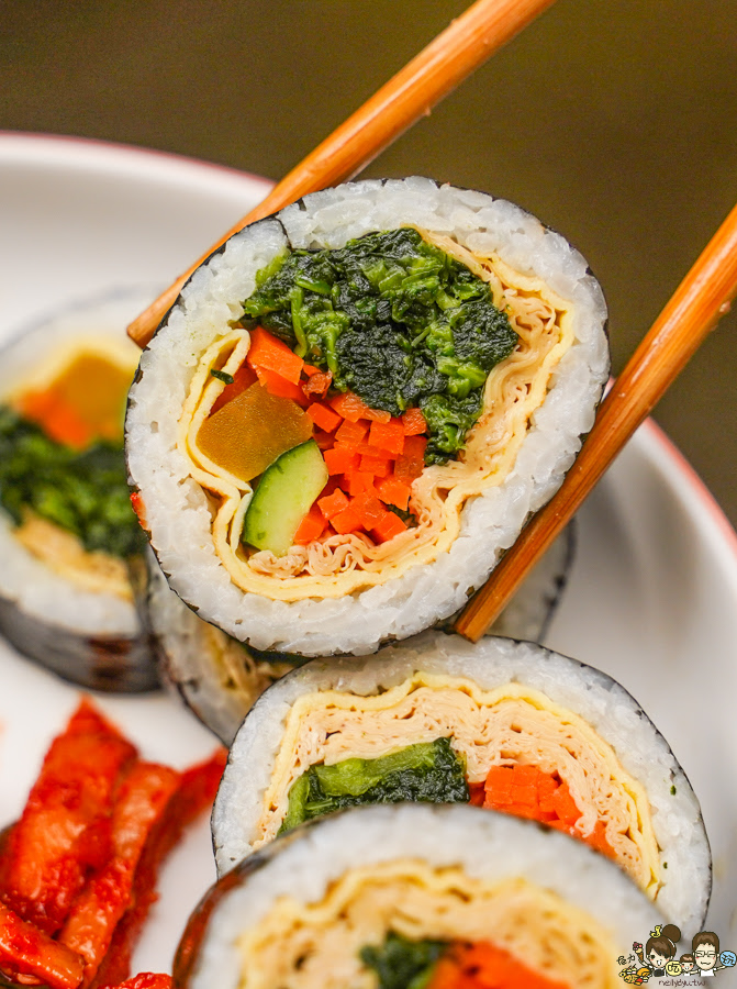 自然捲韓式飯捲專賣店 韓式紫菜飯捲 團購 好吃 推薦 排隊 正宗 韓國料理 韓式 韓式泡菜 麻藥捲 飯捲 好吃 上班族最愛