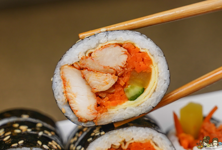 自然捲韓式飯捲專賣店 韓式紫菜飯捲 團購 好吃 推薦 排隊 正宗 韓國料理 韓式 韓式泡菜 麻藥捲 飯捲 好吃 上班族最愛