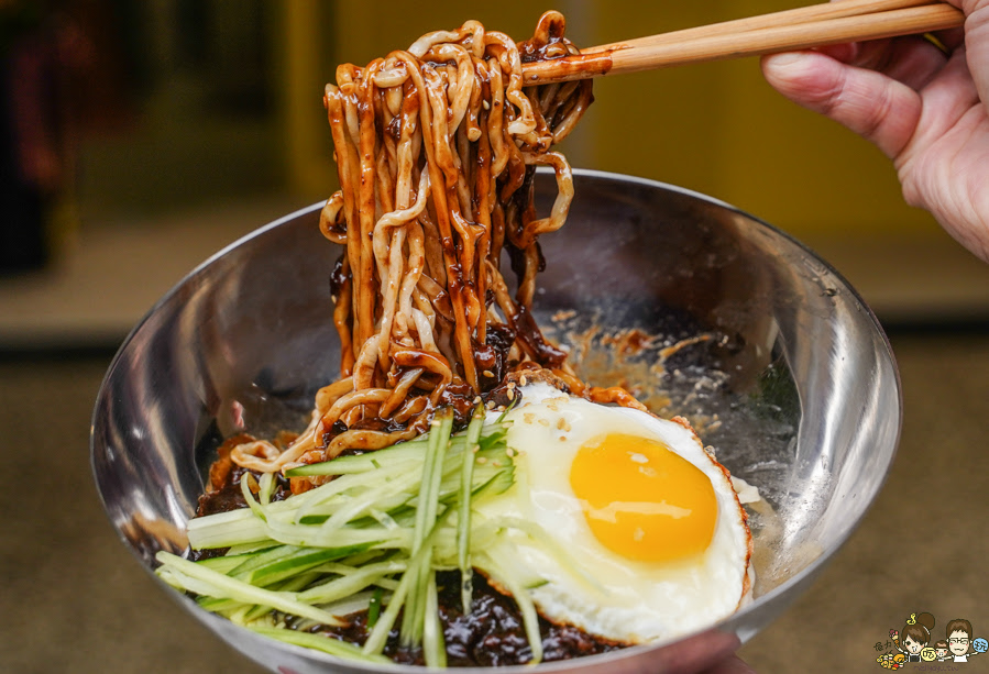 自然捲韓式飯捲專賣店 韓式紫菜飯捲 團購 好吃 推薦 排隊 正宗 韓國料理 韓式 韓式泡菜 麻藥捲 飯捲 好吃 上班族最愛