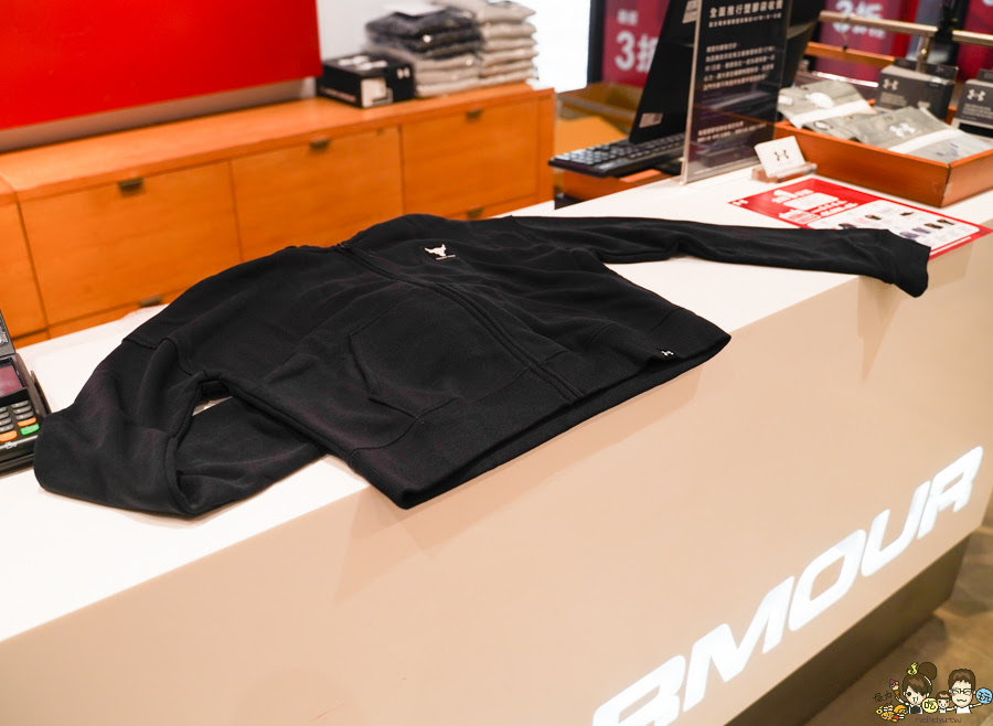 全館一折起 特賣 運動用品 球鞋 休閒 鞋子 跑鞋 休閒鞋 袋子 大品牌 Under Armour outlet 高雄 