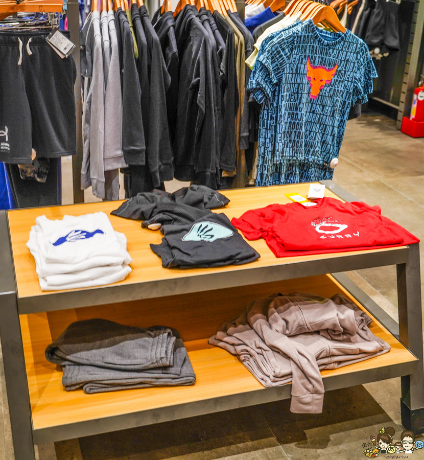 全館一折起 特賣 運動用品 球鞋 休閒 鞋子 跑鞋 休閒鞋 袋子 大品牌 Under Armour outlet 高雄 