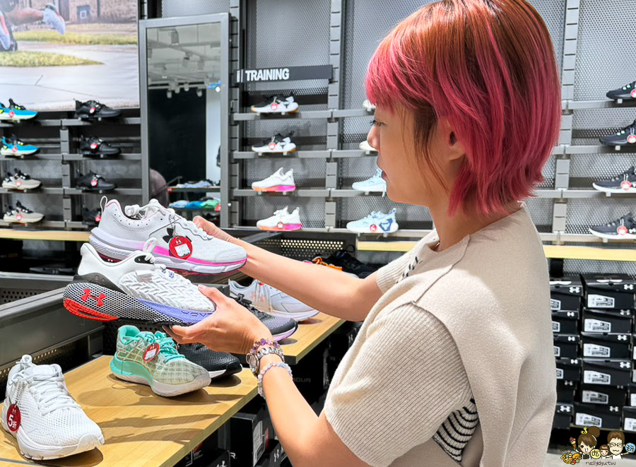 全館一折起 特賣 運動用品 球鞋 休閒 鞋子 跑鞋 休閒鞋 袋子 大品牌 Under Armour outlet 高雄 