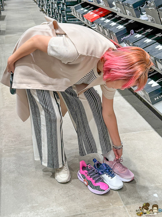 全館一折起 特賣 運動用品 球鞋 休閒 鞋子 跑鞋 休閒鞋 袋子 大品牌 Under Armour outlet 高雄 