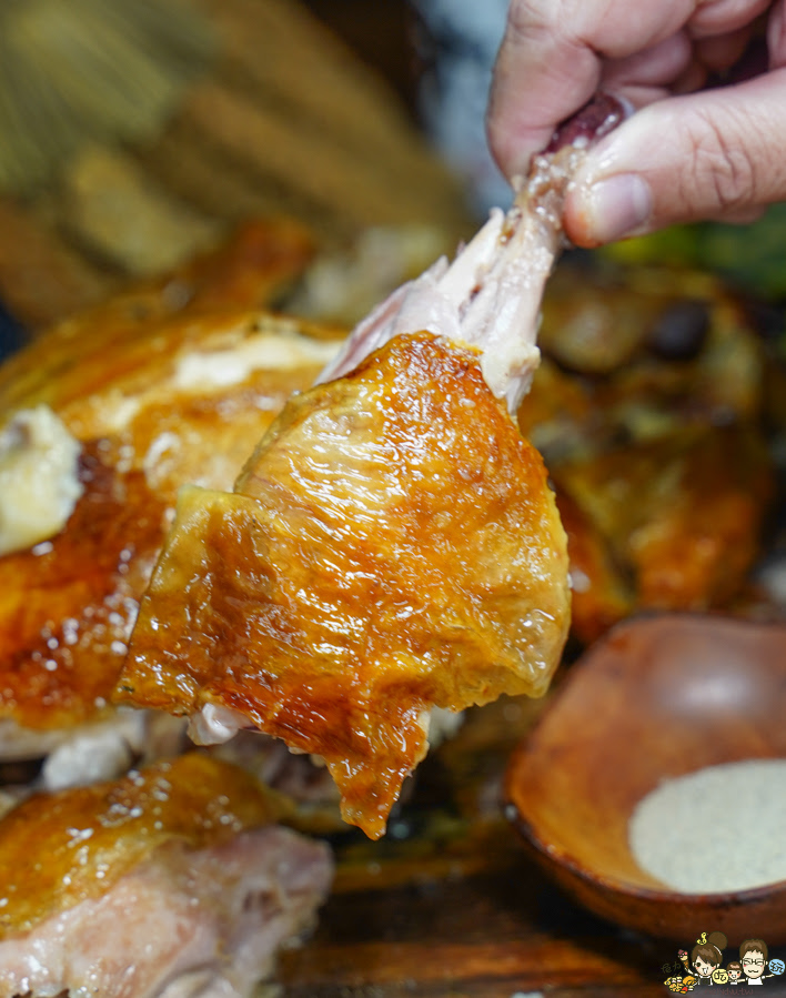 城市部落 聚餐 原住民 左營聚餐 聚會 母親節 尾牙 招牌桶烤雞 黃金脆皮雞 風味菜 獨門 私房料理 包廂