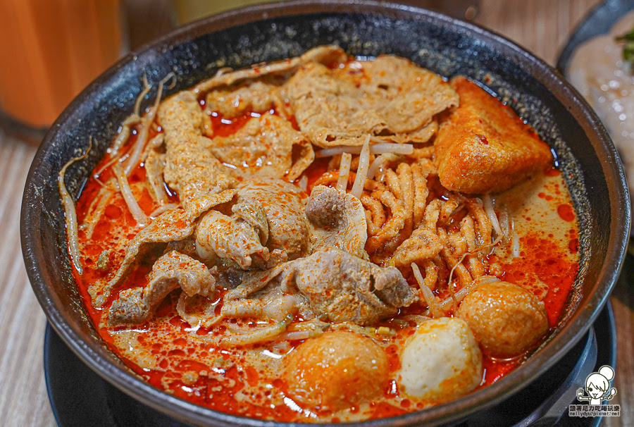 老巴剎 新加坡風味美食 叻沙麵 海南雞飯 肉骨茶 沙嗲 咖椰土司 南洋甜點