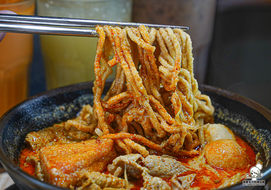 老巴剎 新加坡風味美食 叻沙麵 海南雞飯 肉骨茶 沙嗲 咖椰土司 南洋甜點
