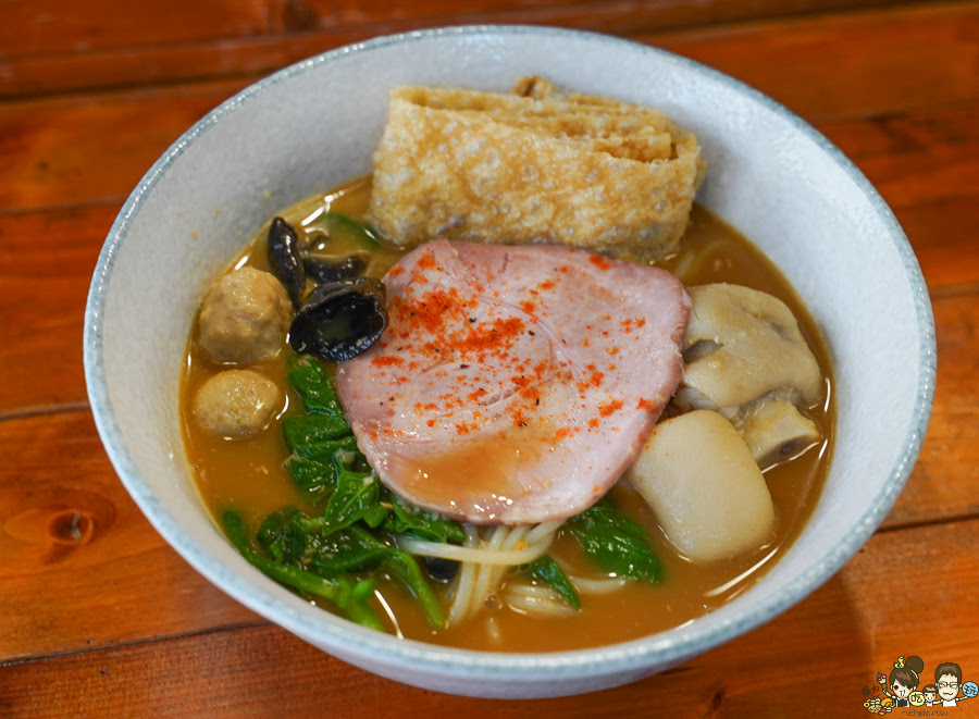 苓雅市場 肥佬粉濃厚豬肉豚骨湯粉專賣 唆粉 米線 干撈 獨門 濃厚湯頭 麵 米線 麻辣鴨血 特製小菜 獨門湯頭