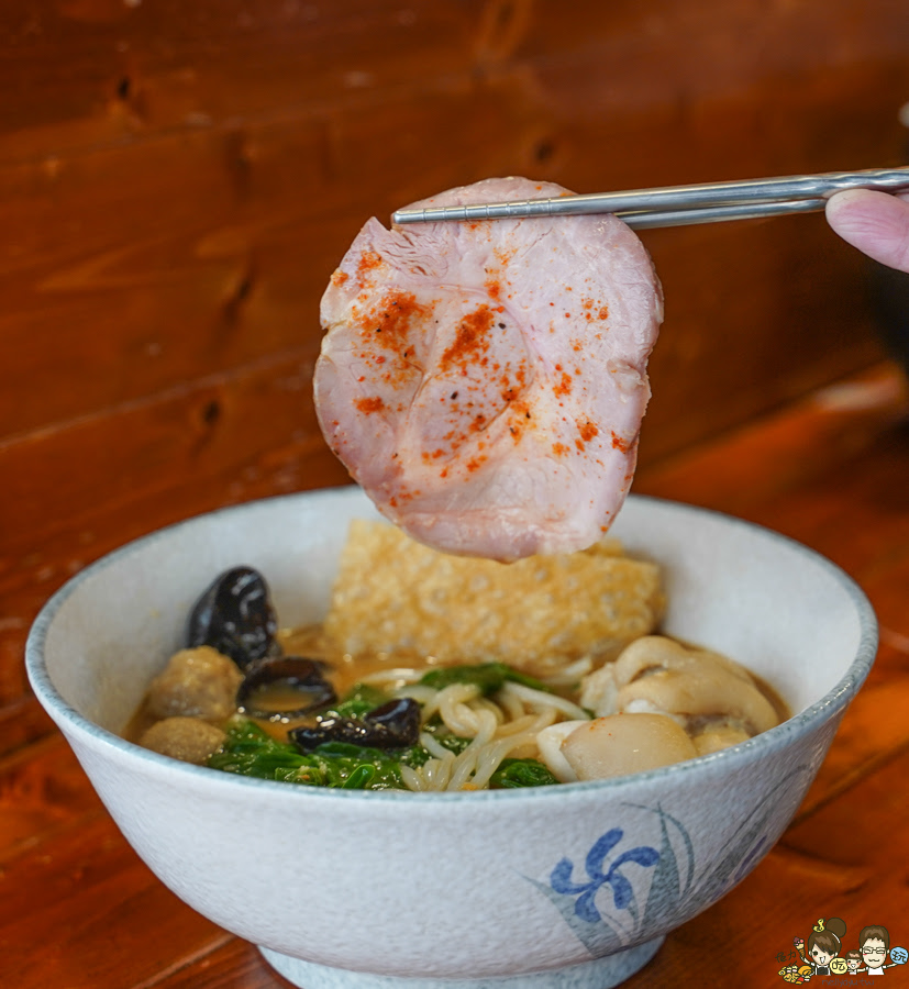 苓雅市場 肥佬粉濃厚豬肉豚骨湯粉專賣 唆粉 米線 干撈 獨門 濃厚湯頭 麵 米線 麻辣鴨血 特製小菜 獨門湯頭