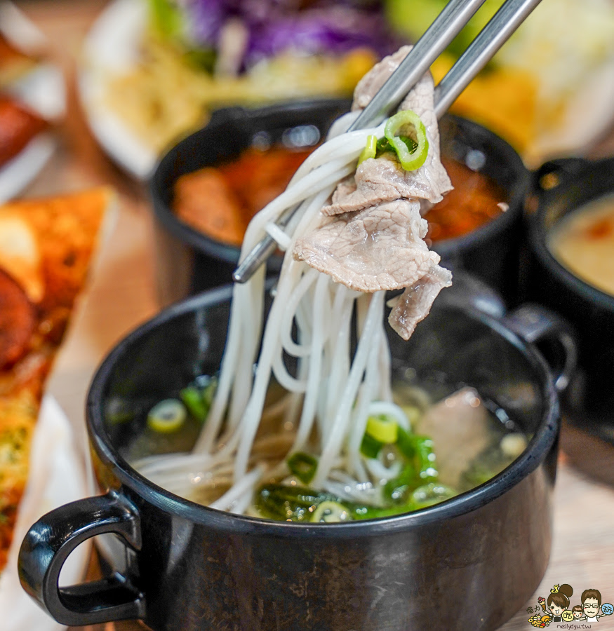 牛室炙燒牛排 高雄牛排 平價牛排 套餐 親子 兒童節 露營 聚餐 台式 披薩 珍珠奶茶 熊熊奶茶 高雄 必吃 全家