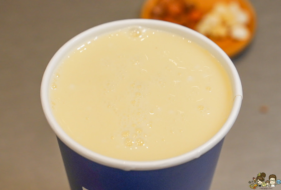 皇院 皇院杏仁茶 紅茶牛奶 古早味 懷舊 傳承 高雄杏仁茶 手搖飲 餐包 杏仁豆腐 