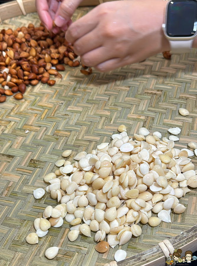 皇院 皇院杏仁茶 紅茶牛奶 古早味 懷舊 傳承 高雄杏仁茶 手搖飲 餐包 杏仁豆腐 