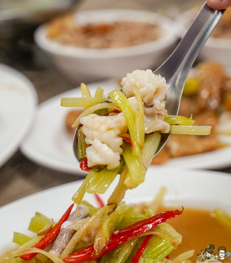 小琉球 鵝肉 私藏 美食 隱藏版 玖肆鴨霸 小琉球美食 必吃 在地人推薦 鴨肉飯 熱炒 桌菜 