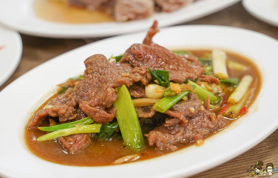 小琉球 鵝肉 私藏 美食 隱藏版 玖肆鴨霸 小琉球美食 必吃 在地人推薦 鴨肉飯 熱炒 桌菜 