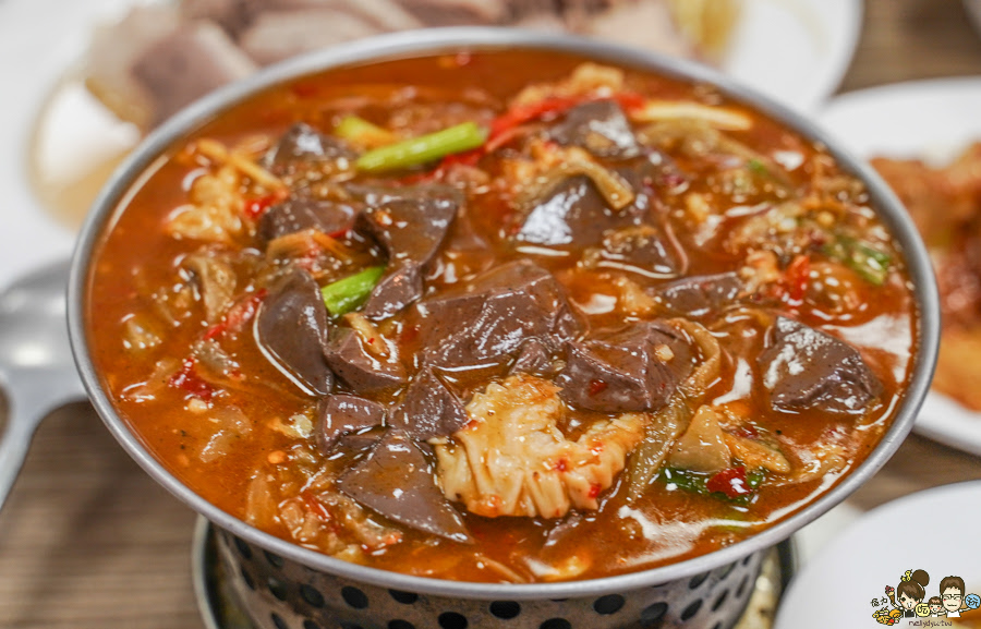 小琉球 鵝肉 私藏 美食 隱藏版 玖肆鴨霸 小琉球美食 必吃 在地人推薦 鴨肉飯 熱炒 桌菜 