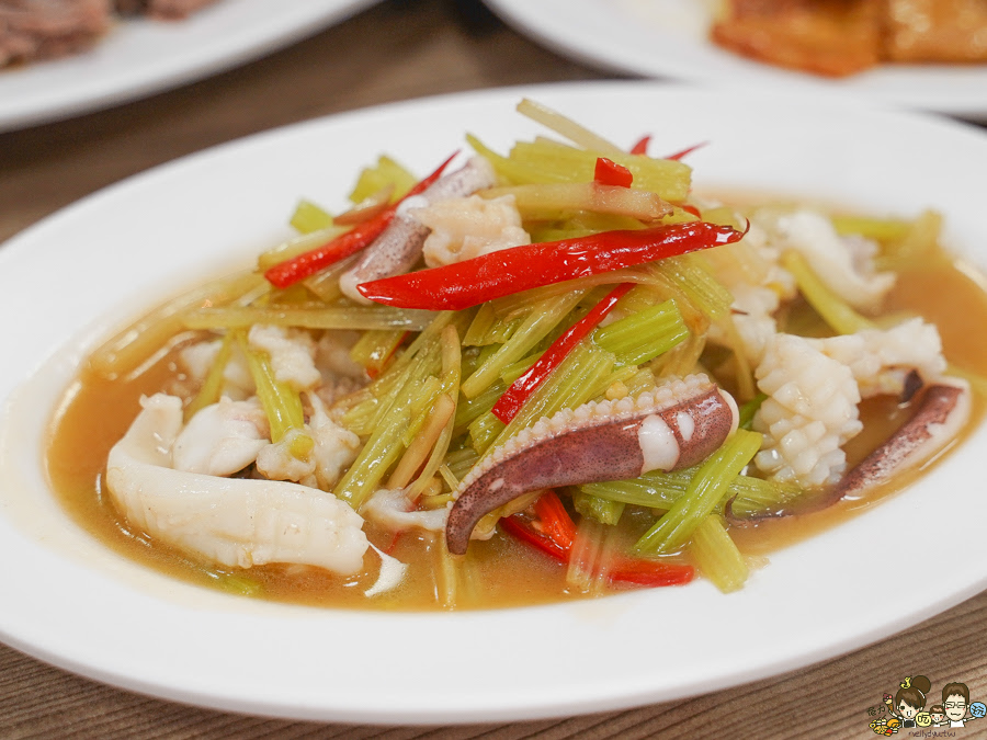 小琉球 鵝肉 私藏 美食 隱藏版 玖肆鴨霸 小琉球美食 必吃 在地人推薦 鴨肉飯 熱炒 桌菜 