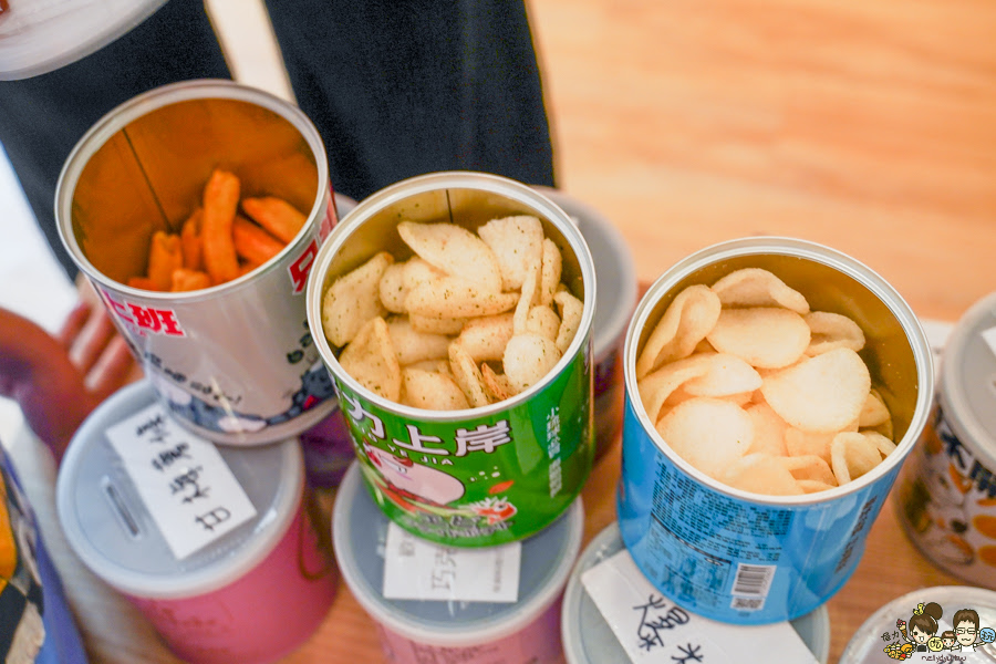 小琉球 豬飼料柑仔店 手信伴手禮 首間 零食 蝦餅 爆米花 餅乾 限量 限定 海龜 豬飼料 袋子 購物袋 古早味 懷舊 必買 好吃
