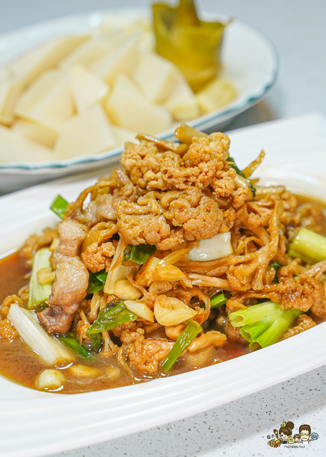 阿國鵝肉-高雄總店 高雄 必吃 聚餐 推薦 好停車 停車場 鵝肉 鍋物 熱炒 啤酒 燒烤 客製化 包廂 母親節