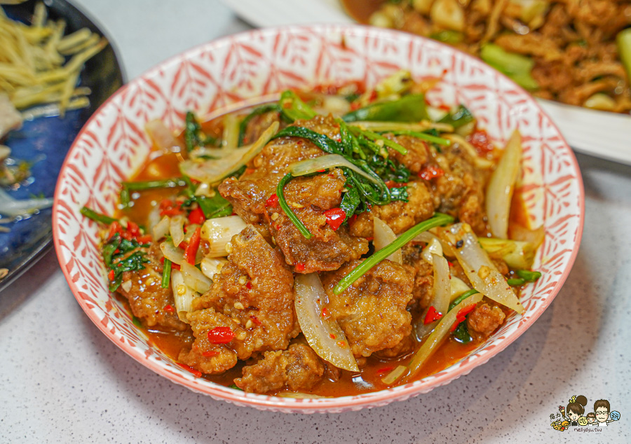 阿國鵝肉-高雄總店 高雄 必吃 聚餐 推薦 好停車 停車場 鵝肉 鍋物 熱炒 啤酒 燒烤 客製化 包廂 母親節