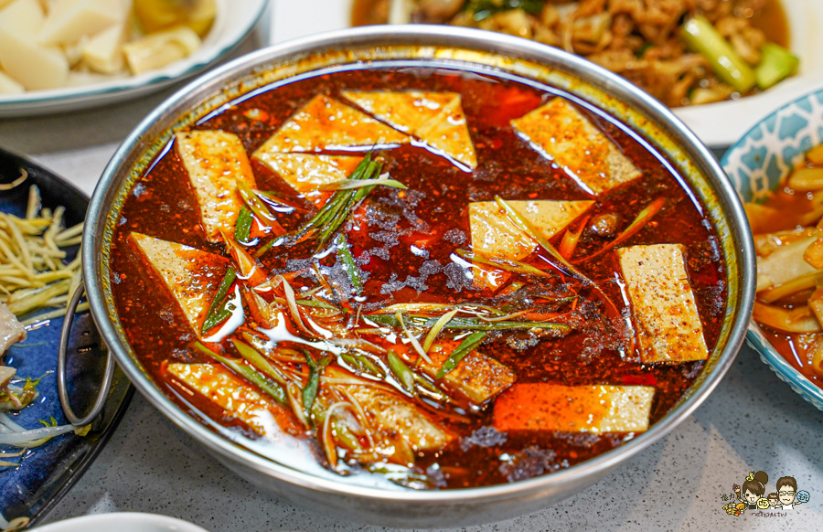 阿國鵝肉-高雄總店 高雄 必吃 聚餐 推薦 好停車 停車場 鵝肉 鍋物 熱炒 啤酒 燒烤 客製化 包廂 母親節