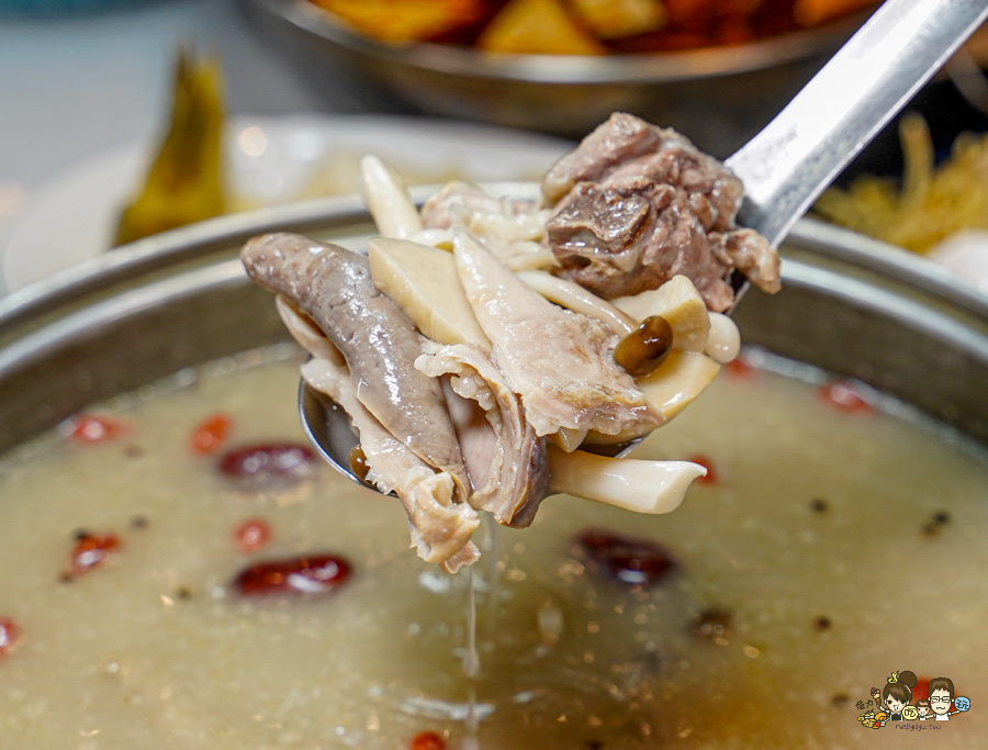 阿國鵝肉-高雄總店 高雄 必吃 聚餐 推薦 好停車 停車場 鵝肉 鍋物 熱炒 啤酒 燒烤 客製化 包廂 母親節