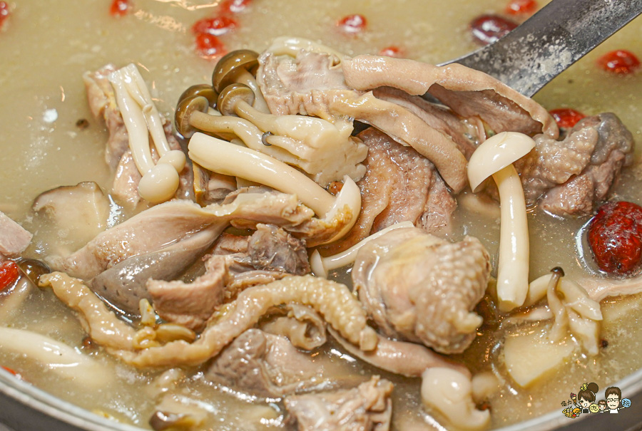 阿國鵝肉-高雄總店 高雄 必吃 聚餐 推薦 好停車 停車場 鵝肉 鍋物 熱炒 啤酒 燒烤 客製化 包廂 母親節