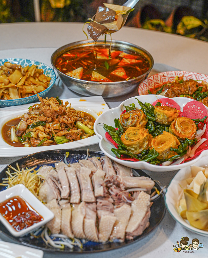 阿國鵝肉-高雄總店 高雄 必吃 聚餐 推薦 好停車 停車場 鵝肉 鍋物 熱炒 啤酒 燒烤 客製化 包廂 母親節