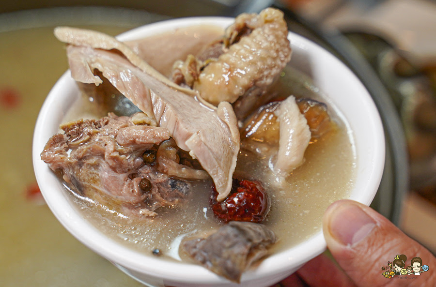 阿國鵝肉-高雄總店 高雄 必吃 聚餐 推薦 好停車 停車場 鵝肉 鍋物 熱炒 啤酒 燒烤 客製化 包廂 母親節