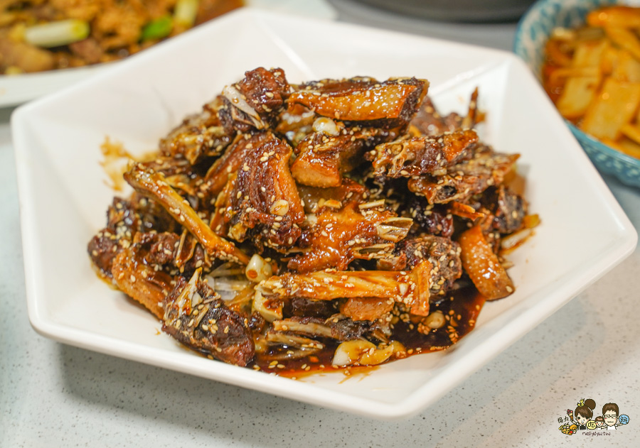 阿國鵝肉-高雄總店 高雄 必吃 聚餐 推薦 好停車 停車場 鵝肉 鍋物 熱炒 啤酒 燒烤 客製化 包廂 母親節