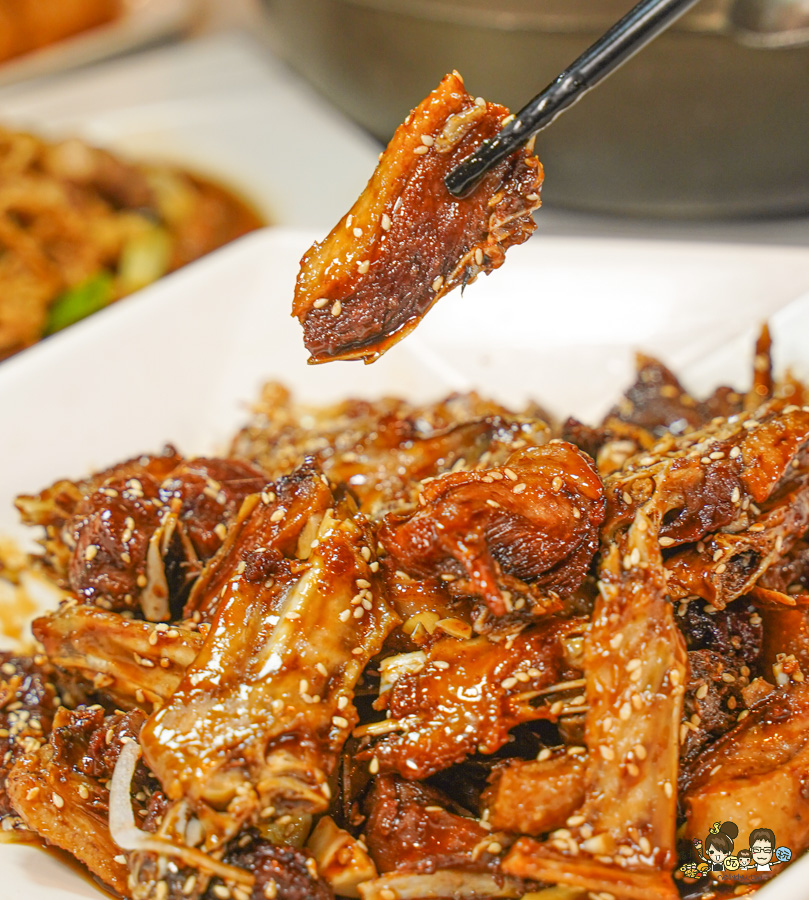 阿國鵝肉-高雄總店 高雄 必吃 聚餐 推薦 好停車 停車場 鵝肉 鍋物 熱炒 啤酒 燒烤 客製化 包廂 母親節