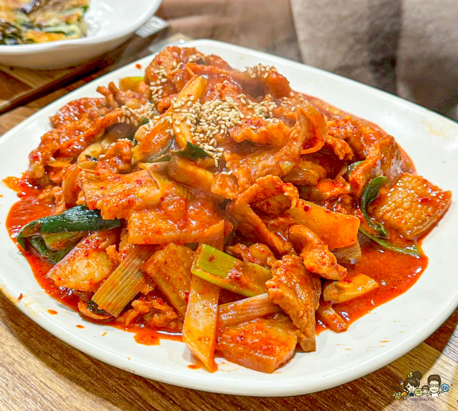 明洞美食 巷弄美食 打工人必吃 睿智食堂예지식당