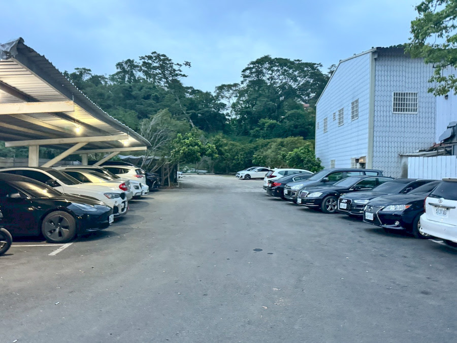 高雄土雞城 排隊 綠野山莊花園餐廳 觀音山 山上 高雄吃土雞 山產 私房菜 聚餐 包廂 聚會 宴客