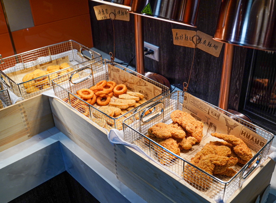 日落饗宴 必吃 好吃 親子 家庭客 高雄吃到飽 無限放題 披薩 義大利麵 燉飯