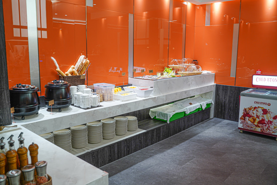 日落饗宴 必吃 好吃 親子 家庭客 高雄吃到飽 無限放題 披薩 義大利麵 燉飯