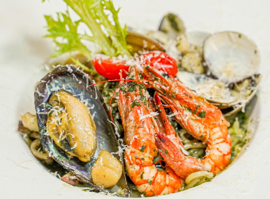 日落饗宴 必吃 好吃 親子 家庭客 高雄吃到飽 無限放題 披薩 義大利麵 燉飯