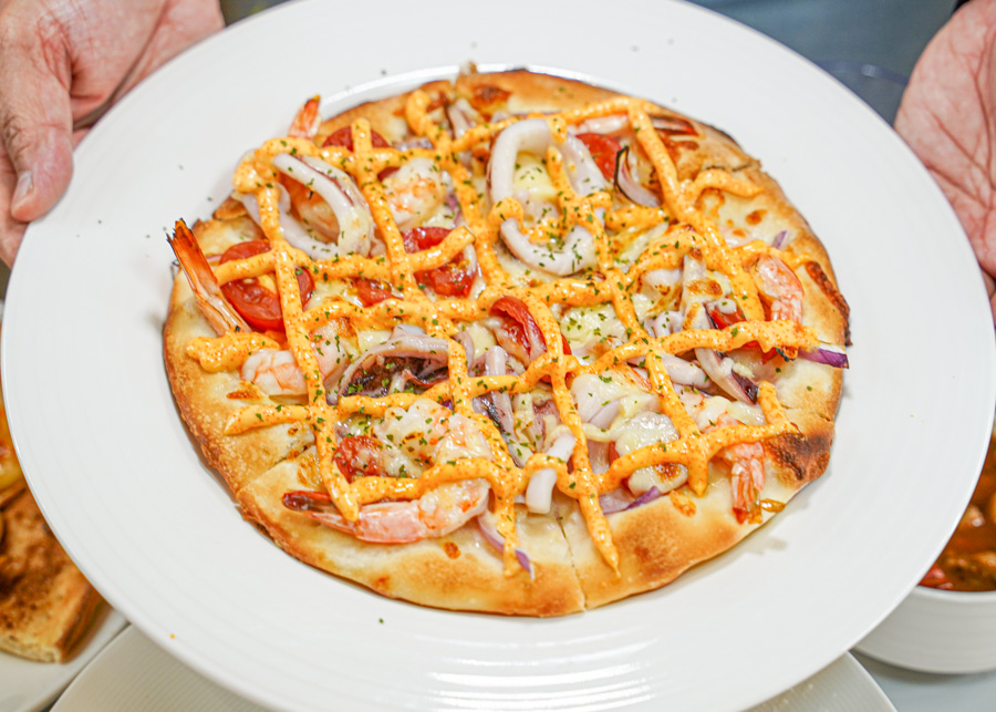 日落饗宴 必吃 好吃 親子 家庭客 高雄吃到飽 無限放題 披薩 義大利麵 燉飯