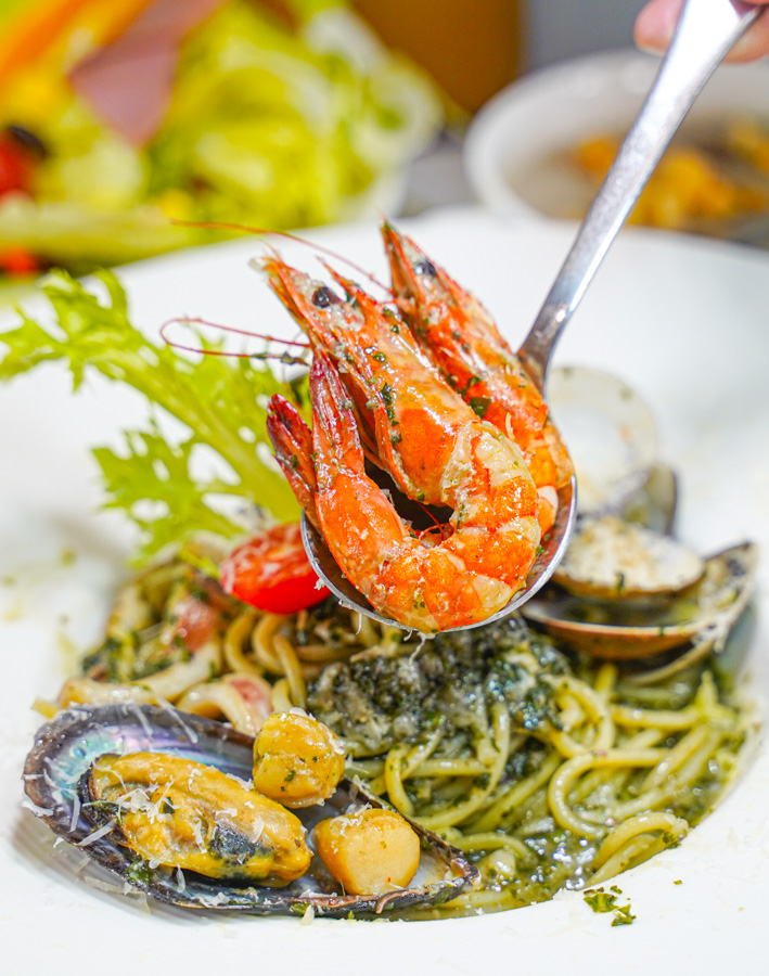 日落饗宴 必吃 好吃 親子 家庭客 高雄吃到飽 無限放題 披薩 義大利麵 燉飯