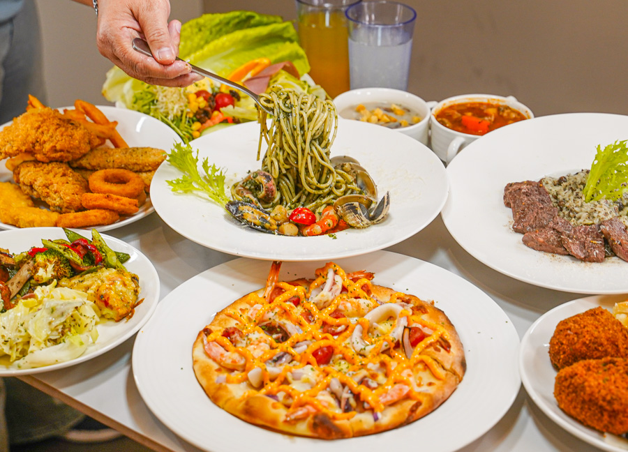 日落饗宴 必吃 好吃 親子 家庭客 高雄吃到飽 無限放題 披薩 義大利麵 燉飯