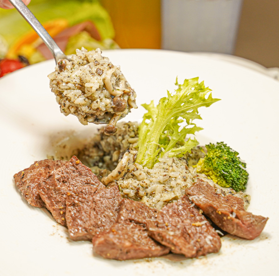 日落饗宴 必吃 好吃 親子 家庭客 高雄吃到飽 無限放題 披薩 義大利麵 燉飯